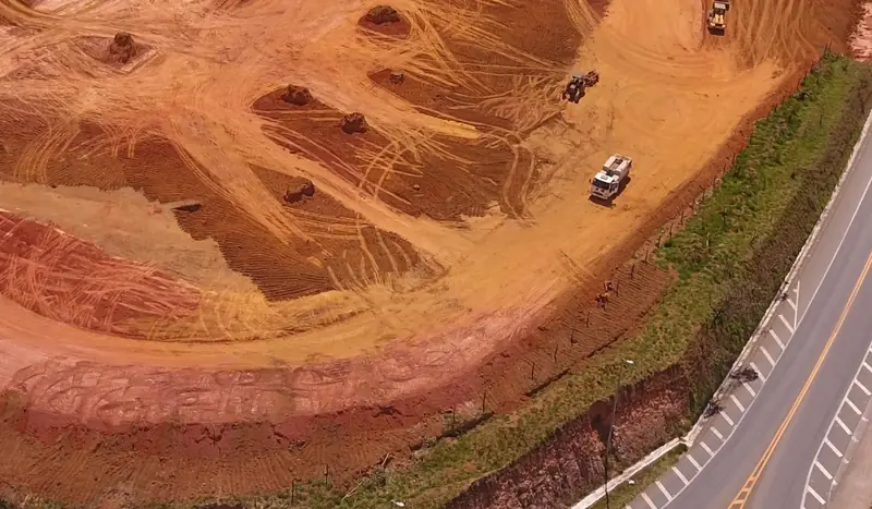 Vista aérea de obra de terraplenagem